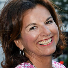 Claudia Obert Vermögen im Zusammenhang mit ihrer Modekarriere