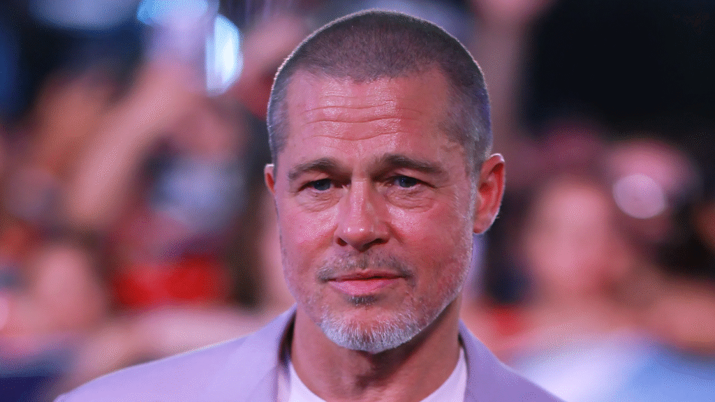 Brad Pitt und seine Freundin bei Filmpremiere