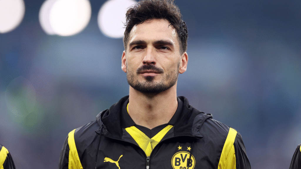 Mats Hummels und seine neue Freundin bei öffentlichem Event