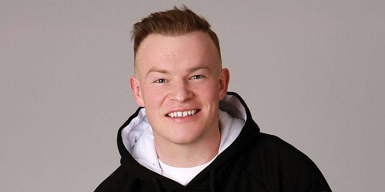 Julian Benz öffentlich – Interesse an Julian Benz Freundin bleibt bewusst privat