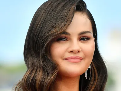 Selena Gomez mit ihrem Freund Benny Blanco gemeinsam auf Event