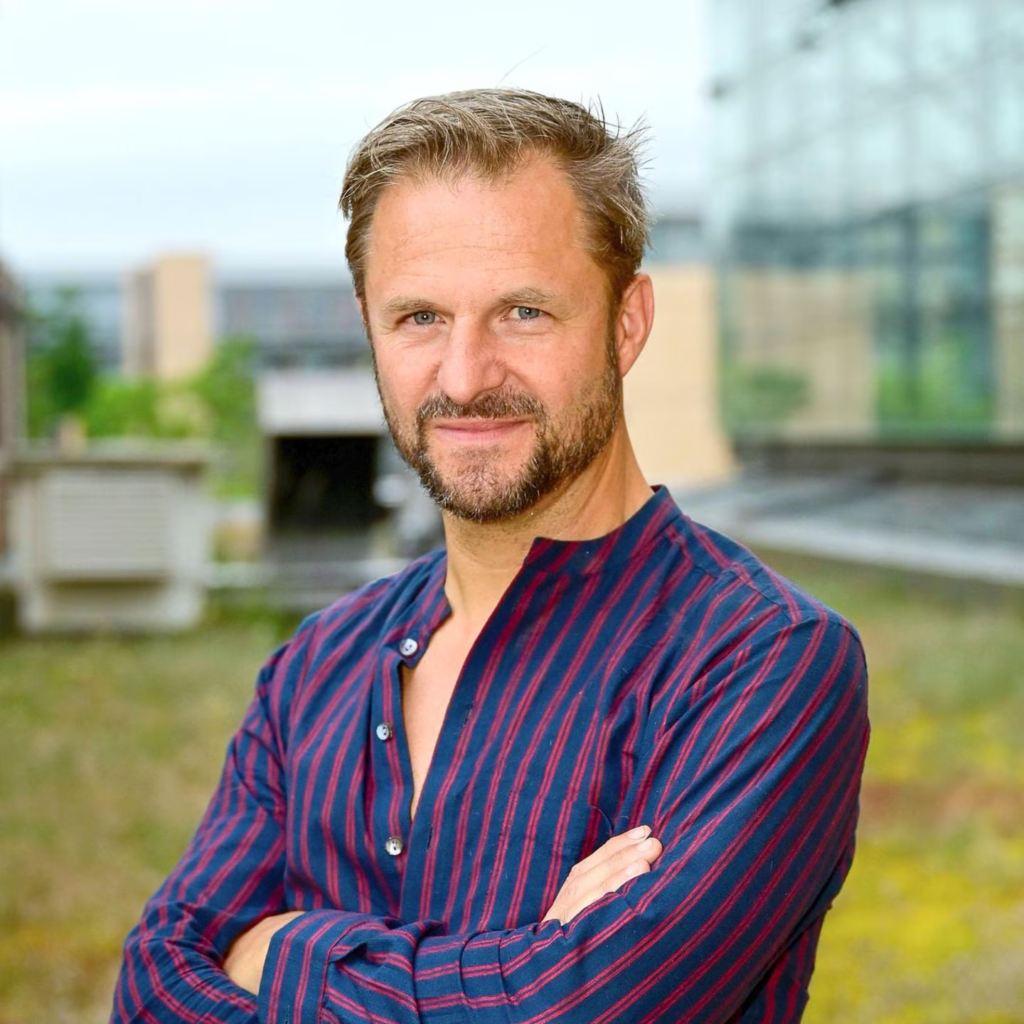 Philipp Hochmair Vorstadtweiber Schauspieler Biografie und Ehefrau