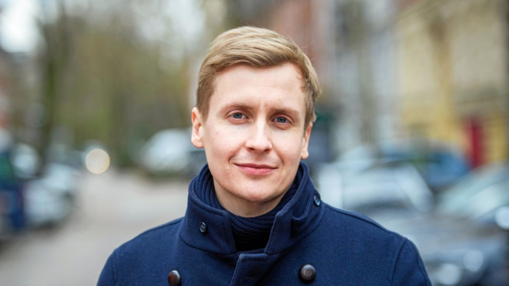 Till Reiners verheiratet Diskussion – TV-Show mit moderner Studio-Atmosphäre