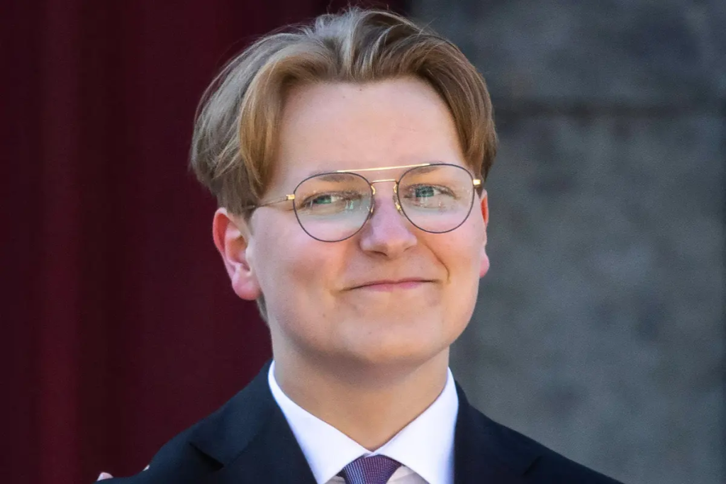 Porträt von Sverre Magnus von Norwegen im Anzug