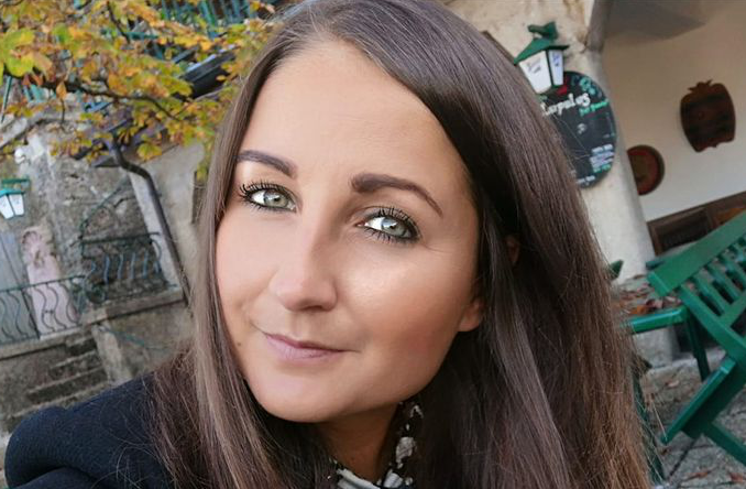 Porträt von Eva Luginger – bekannte Sängerin der deutschen Schlagerszene